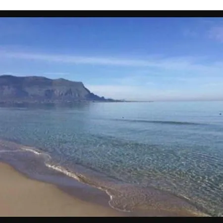 Apartment Deliziosa Casetta A 300mt Dal Mare Capaci